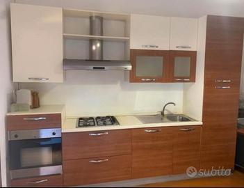 Cucina come nuova +Trasporto gratuito