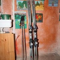 SCI NORDICA CON ATTACCHI E BASTONCINI