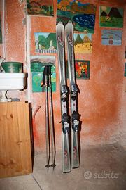 SCI NORDICA CON ATTACCHI E BASTONCINI