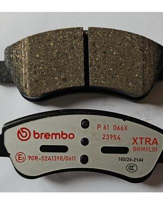 Pastiglie freno anteriori XTRA Brembo P61066X per 