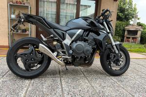 Honda cb1000r