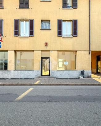 NEGOZIO A CASTIGLIONE D'ADDA
