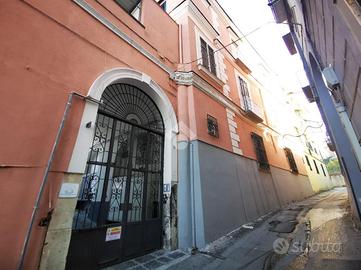 5 LOCALI A CASTELLAMMARE DI STABIA