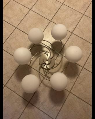 Lampadario con sfere in vetro