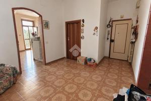 5 LOCALI A PRATO