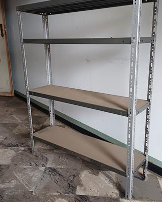 scaffali
