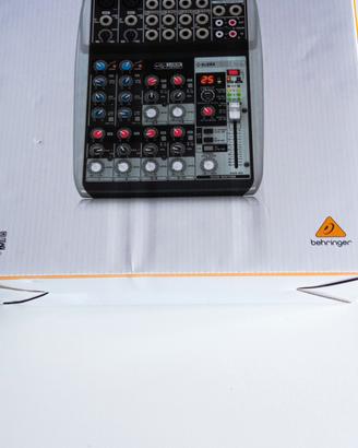 Mixer Behringer 