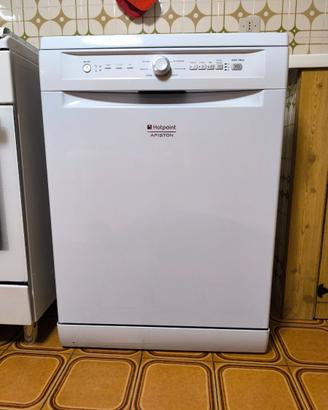 Lavastoviglie Hotpoint-Ariston 14 coperti (A++)