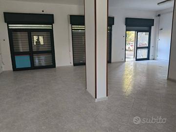 Immobile di 113 m² con 1 locale a Teano