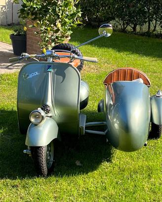 Vespa 125 faro basso VM2T  1954 con sidecar FMI