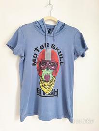 T-shirt azzurra teschio