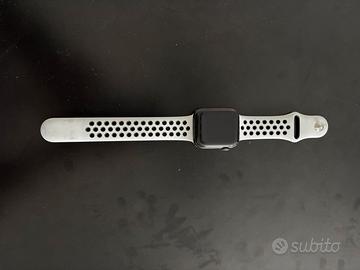 Apple Watch serie 5 - 44 mm
