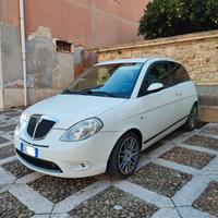 Lancia Ypsilon MomoDesing 1.3 MJT 90 CV