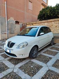 Lancia Ypsilon MomoDesing 1.3 MJT 90 CV