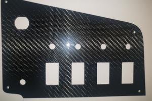 Elettricista Nautico realizza pannello strumenti