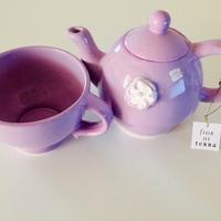 Teiera con tazza in ceramica lilla fatta a mano