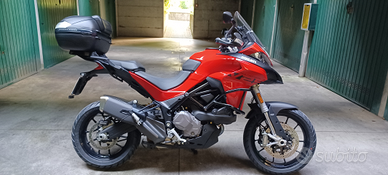 Ducati Multistrada V2S travel Red con borse ducati