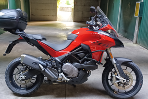 Ducati Multistrada V2S travel Red con borse ducati