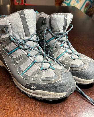 Scarpone da trekking Quechua taglia US 13 EU48