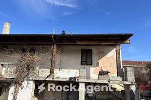 CASA SINGOLA CON GIARDINO