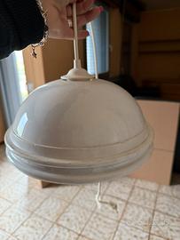 Lampadario vintage in porcellana anni 50