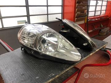 Fiat Grande Punto Fari Anteriori