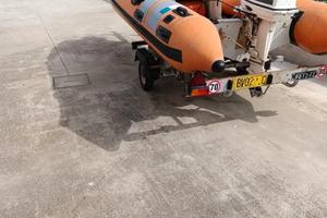 gommone con carrello revisionato