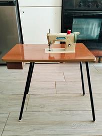 Macchina da cucire giocattolo