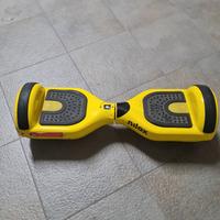 Hoverboard Nilox con sacca Nilox per il trasporto.