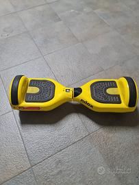 Hoverboard Nilox con sacca Nilox per il trasporto.