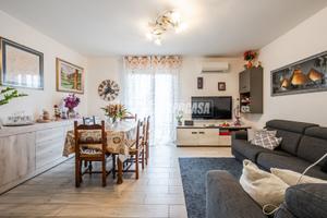 Ampio quadrilocale al primo piano con doppio balco