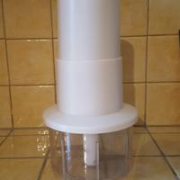 Tritatutto manuale a pressione