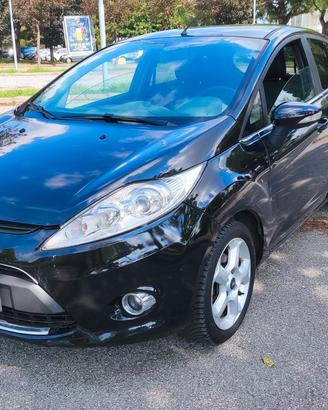 Ford Fiesta 1.4 TDCi 5p. Titanium NEOPATENTATI - 2