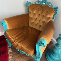 Poltrona vintage restaurata + lampada