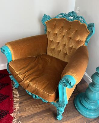 Poltrona vintage restaurata + lampada