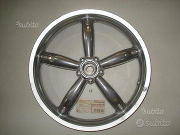 Ruota post. Scarabeo 125 motore Rotax