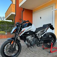Ktm duke 790 A2