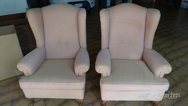 Due poltrone da salotto in tessuto