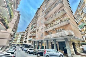 3 LOCALI A NAPOLI