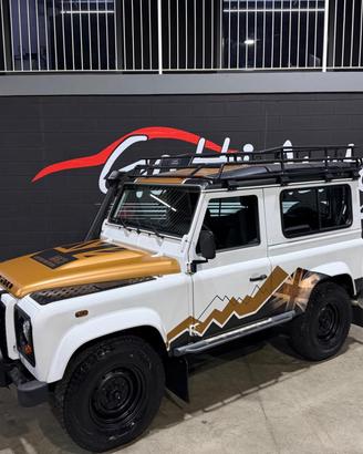 LAND ROVER Defender 18/100 N1 UNICA NEL SUO GENE