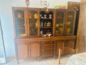 Credenza in legno antico