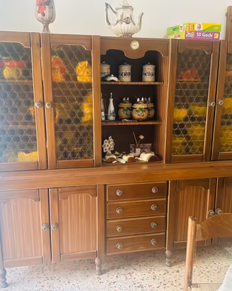 Credenza in legno antico