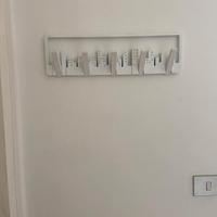 Attaccapanni bianco con skyline