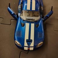 macchinine in metallo