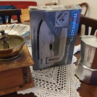 macinino, caffettiera e ferro da stiro 