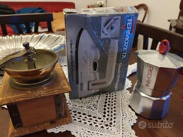 macinino, caffettiera e ferro da stiro 