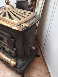 Stufa in ghisa e ottone