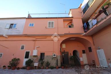 3 LOCALI A CASAGIOVE