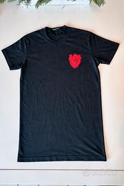 T-shirt Dsquared2 originale con cuore rosso