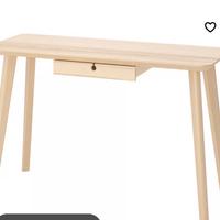 scrivania scandinava e sedia